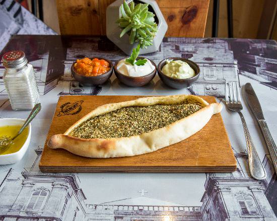 Fatayer Zaatar